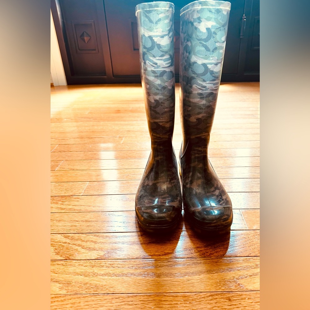 Coach Camouflage Rain Boats ☔️